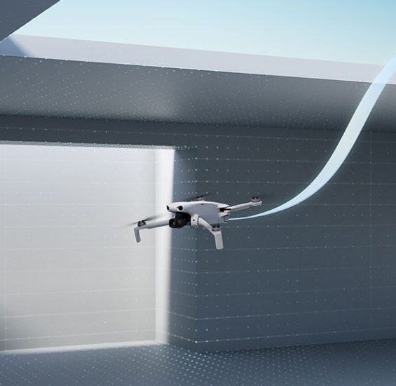 Dron DJI Lito X1 wlatuje do budynku przez otwór w dachu